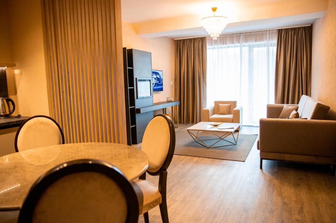 Elexus Apartments ポイアナ・ブラショフ エクステリア 写真