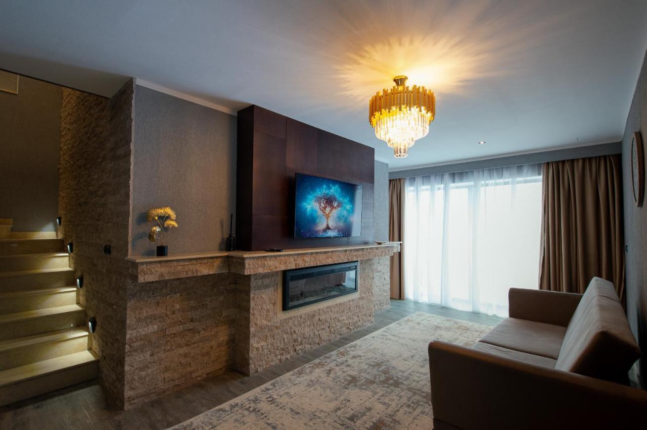 Elexus Apartments ポイアナ・ブラショフ エクステリア 写真