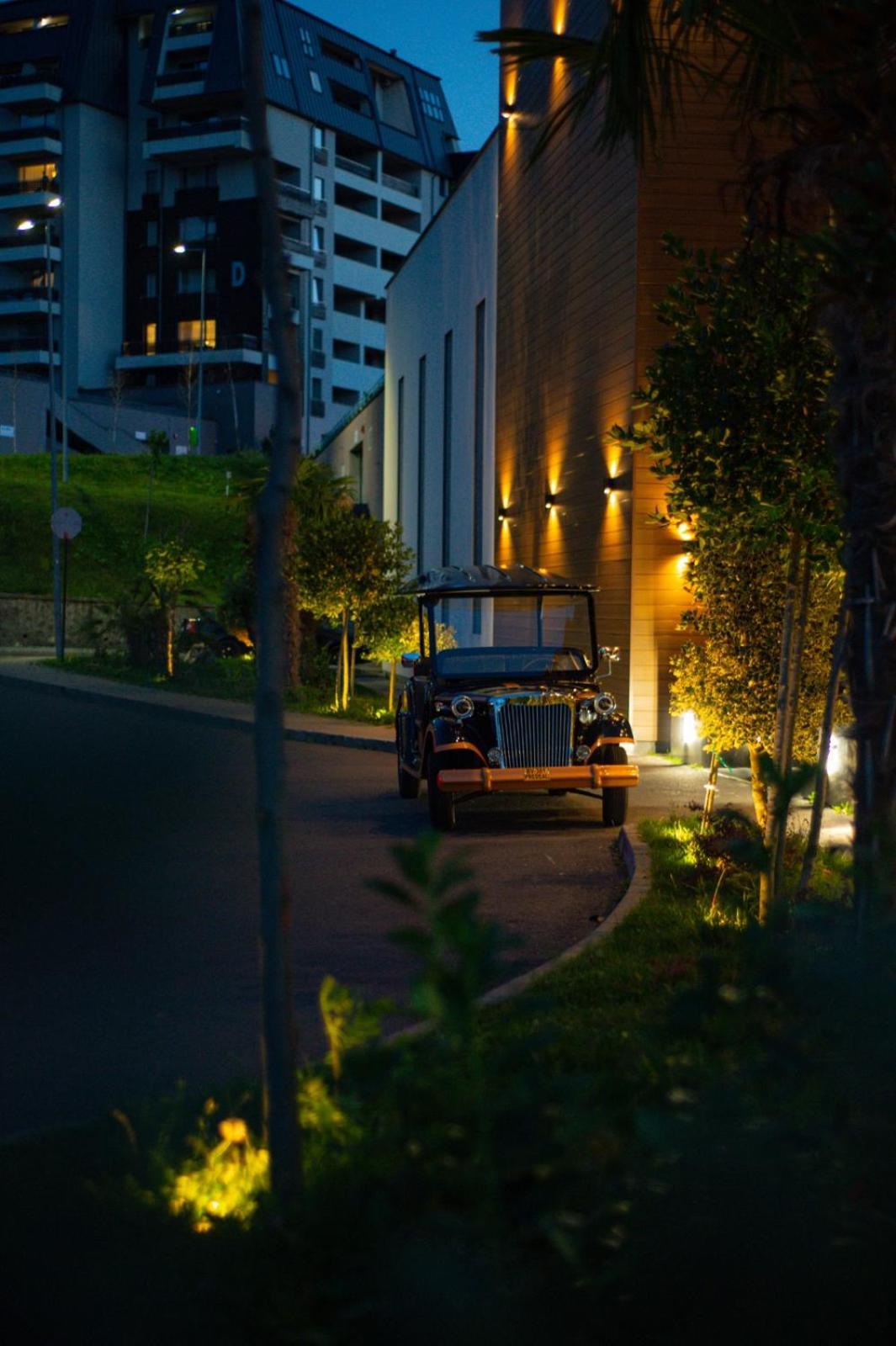 Elexus Apartments ポイアナ・ブラショフ エクステリア 写真
